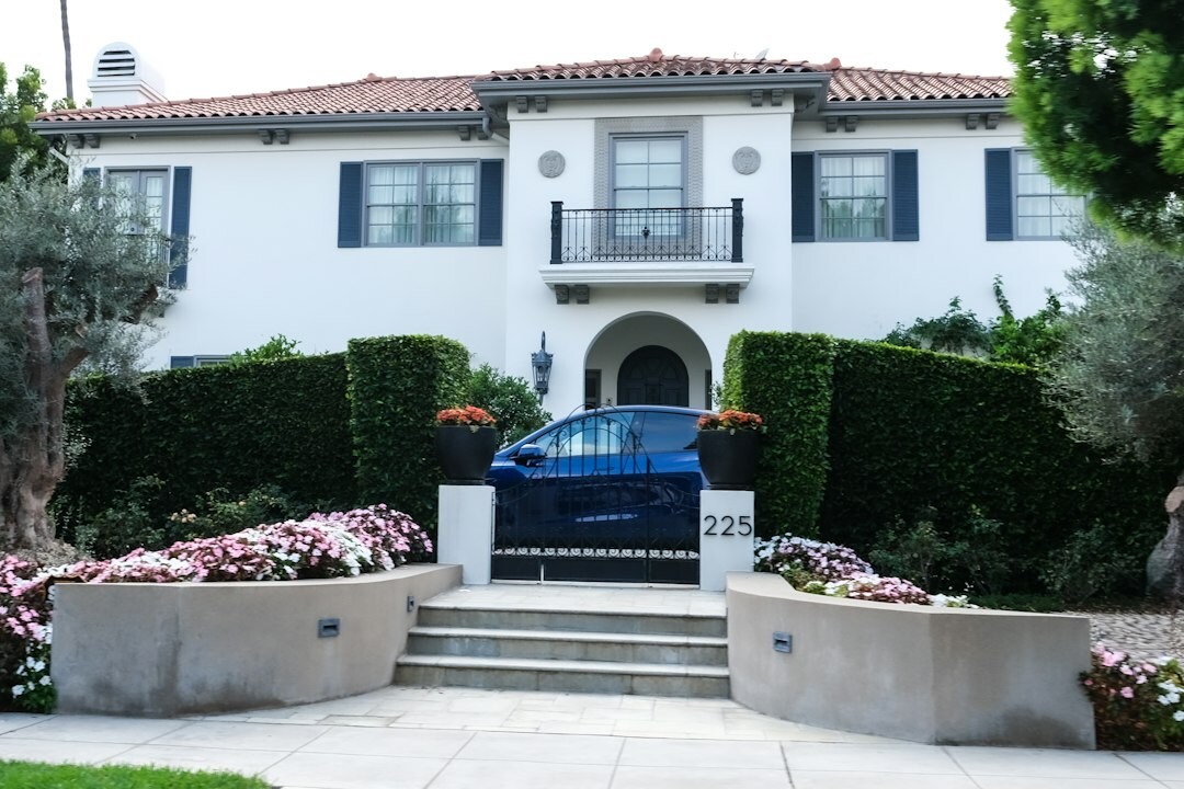 celebrity mansion exterior